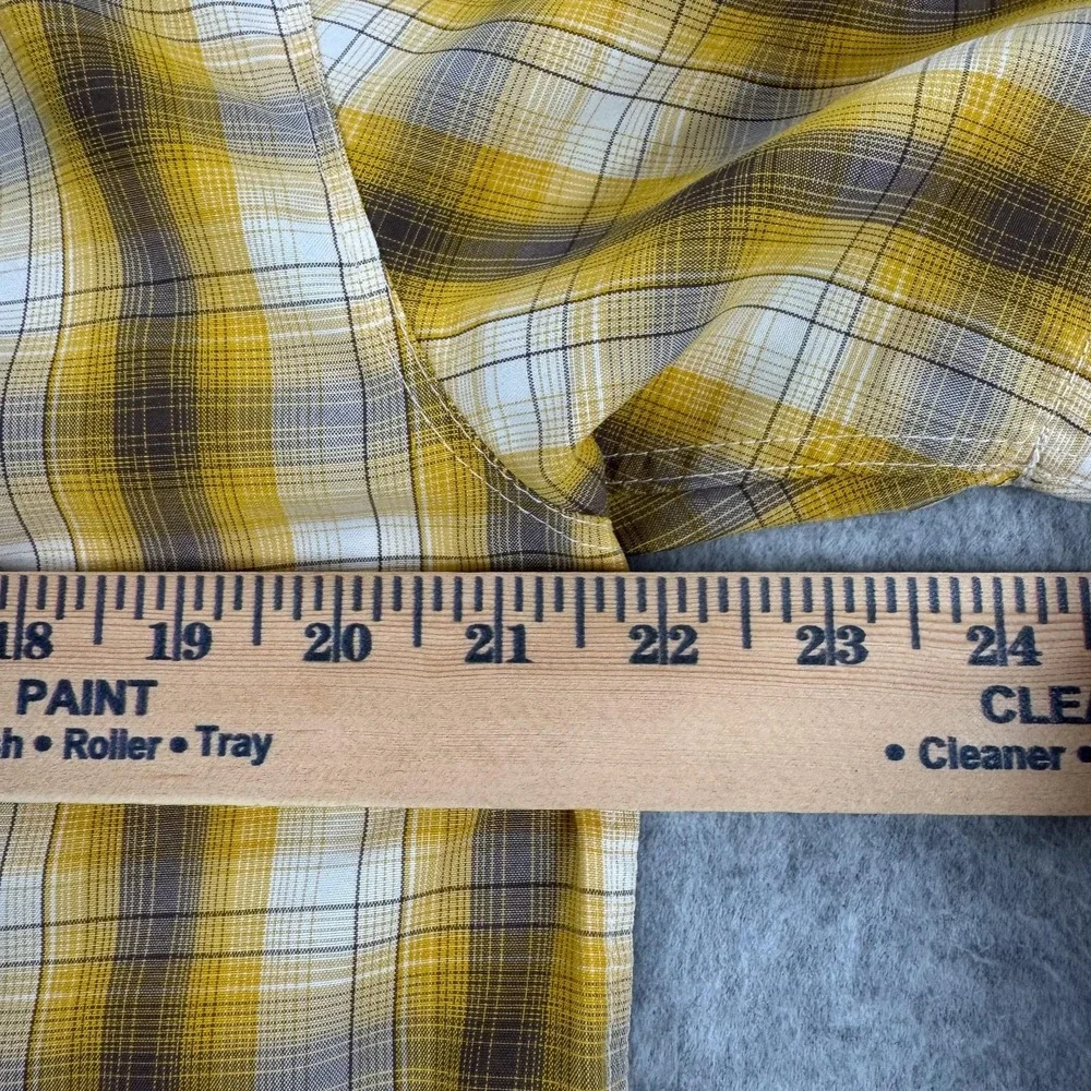The North Face Shirt Mens Medium Yellow Plaid Short Sleeve Hiking Outdoor Camp
